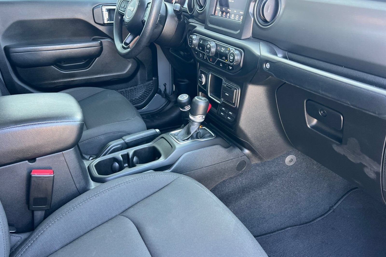 2023 Jeep Gladiator Sport
