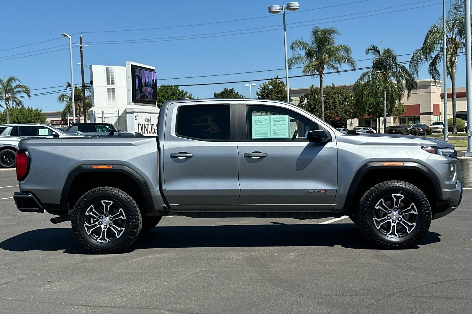 2023 GMC Canyon AT4