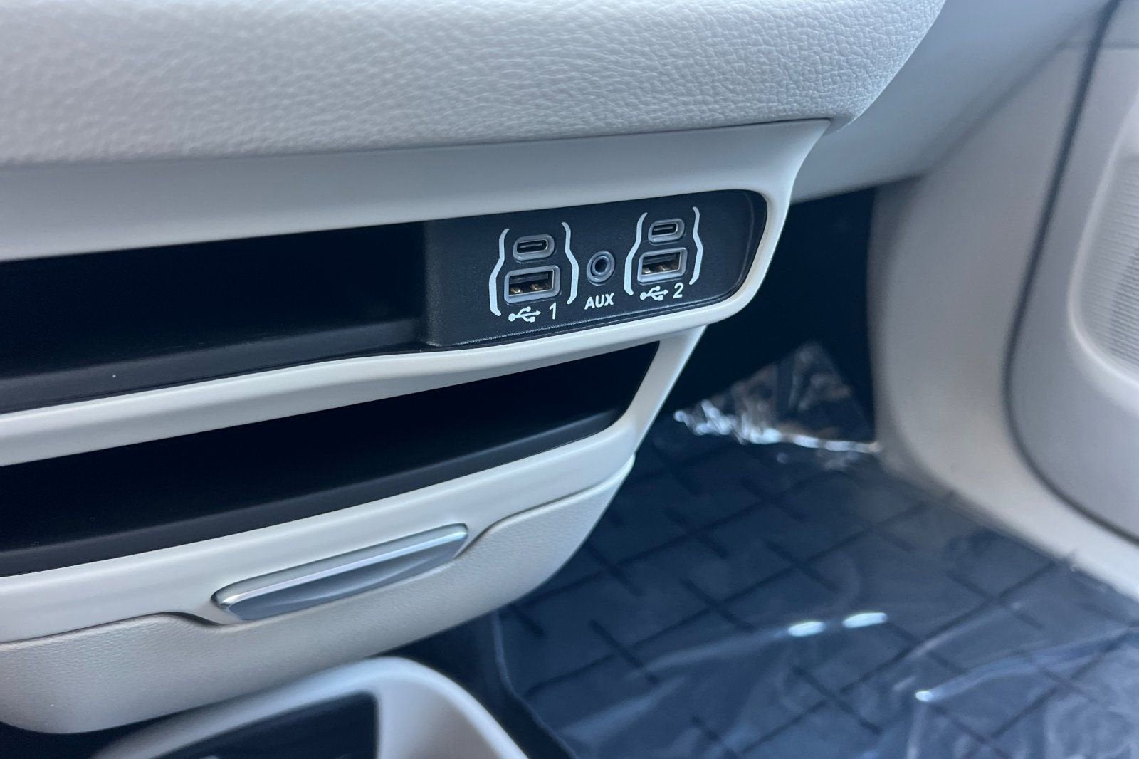 2024 Chrysler Pacifica Hybrid Select