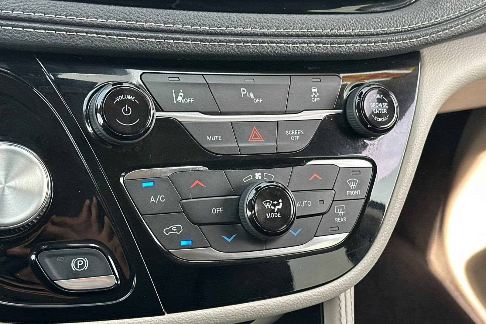 2023 Chrysler Pacifica Hybrid Limited