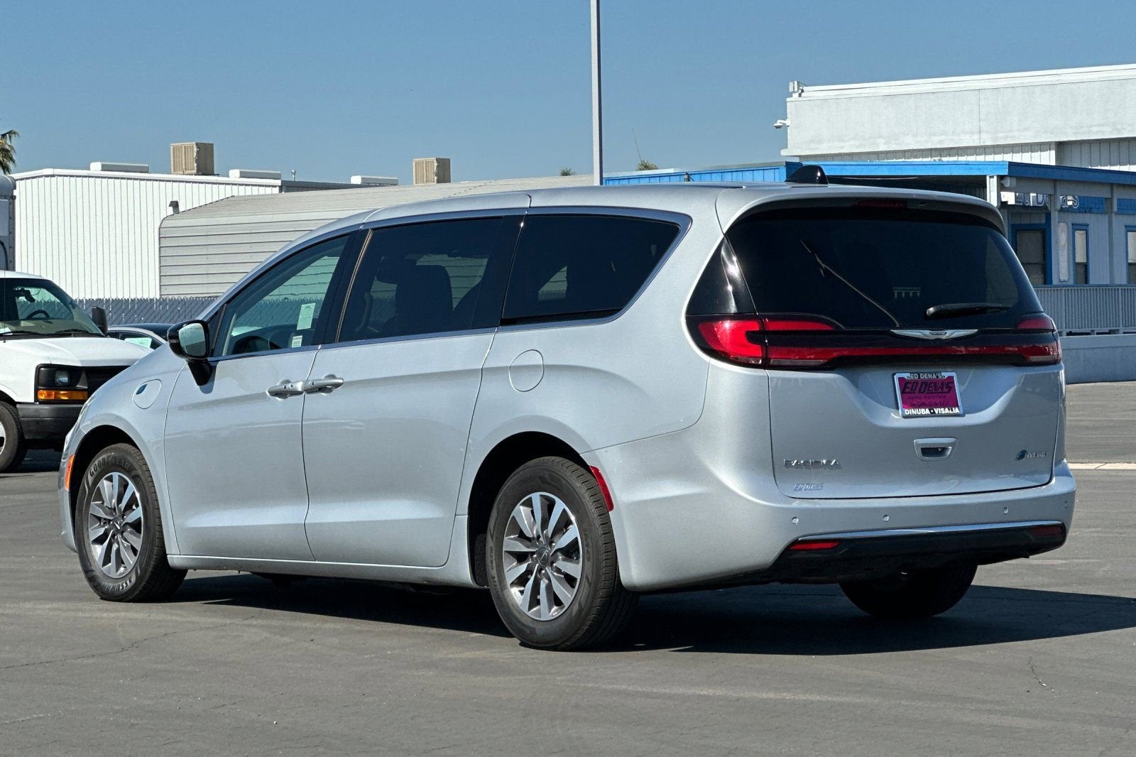 2024 Chrysler Pacifica Hybrid Select