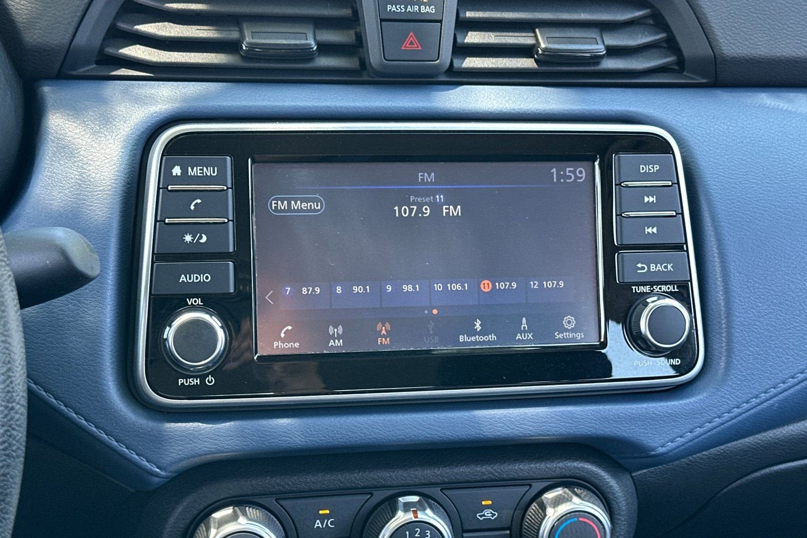2025 Nissan Versa SV