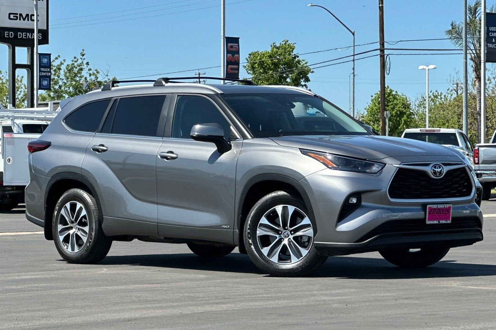 2025 Toyota Highlander Hybrid XLE