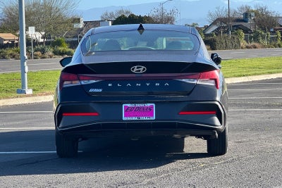 2024 Hyundai Elantra SE